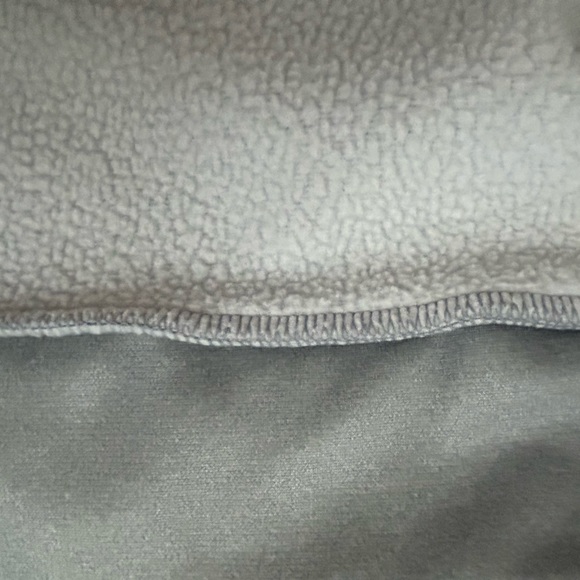 UNDER ARMOUR Mens XL Two Toned Dark and Light Grey Fleece Lined Hoodie - Picture 6 of 6